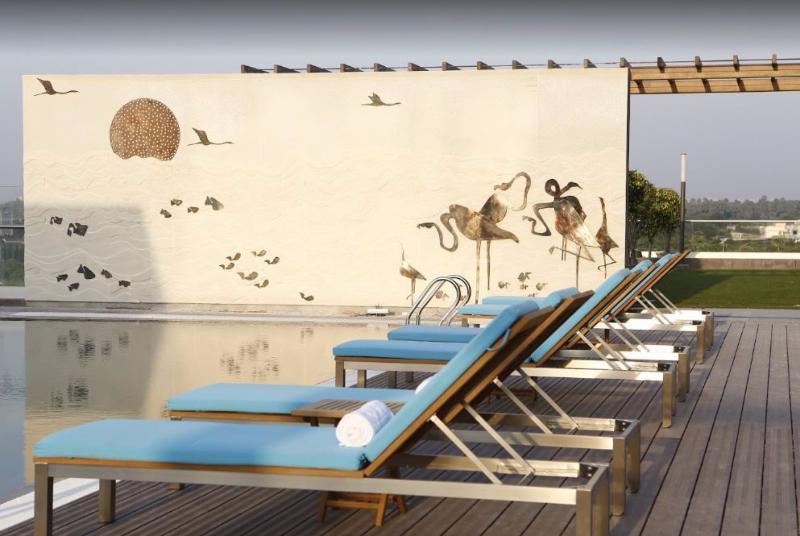 Courtyard By Marriott Surat Hotell Eksteriør bilde